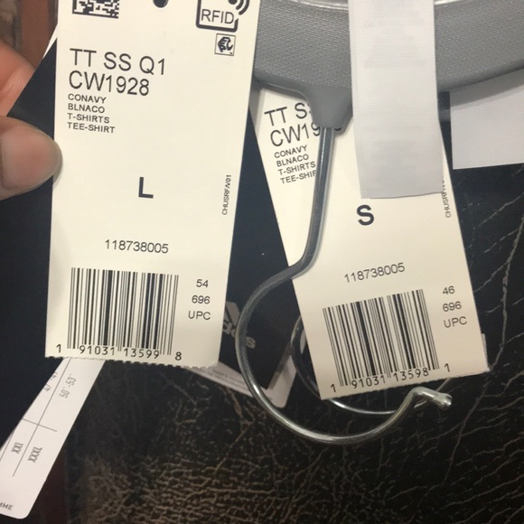 💪🏾ADIDAS T-SHIRTS TWO SIZES: L, S 💪🏾 - Picture 8 of 8